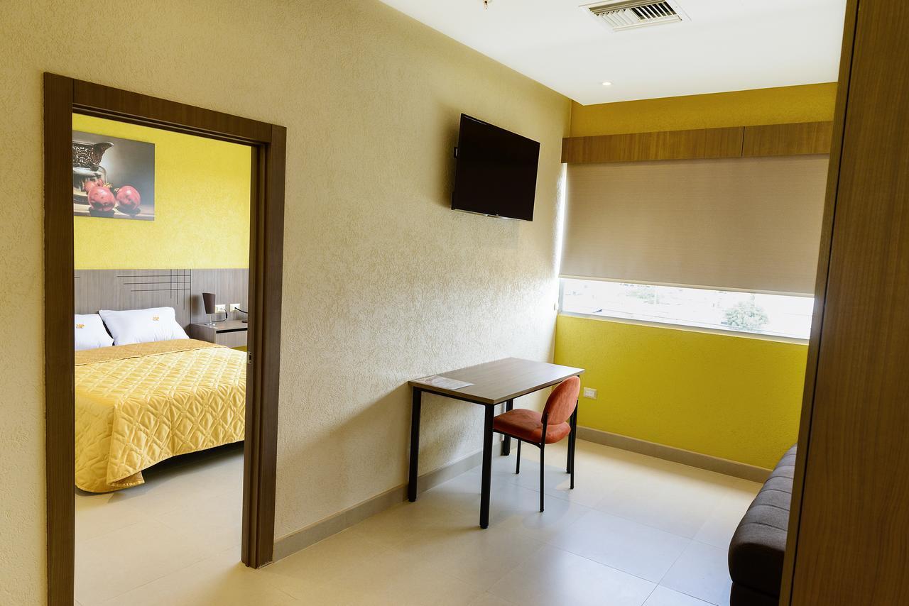Np Hotel Y Suites Guayaquil Dış mekan fotoğraf